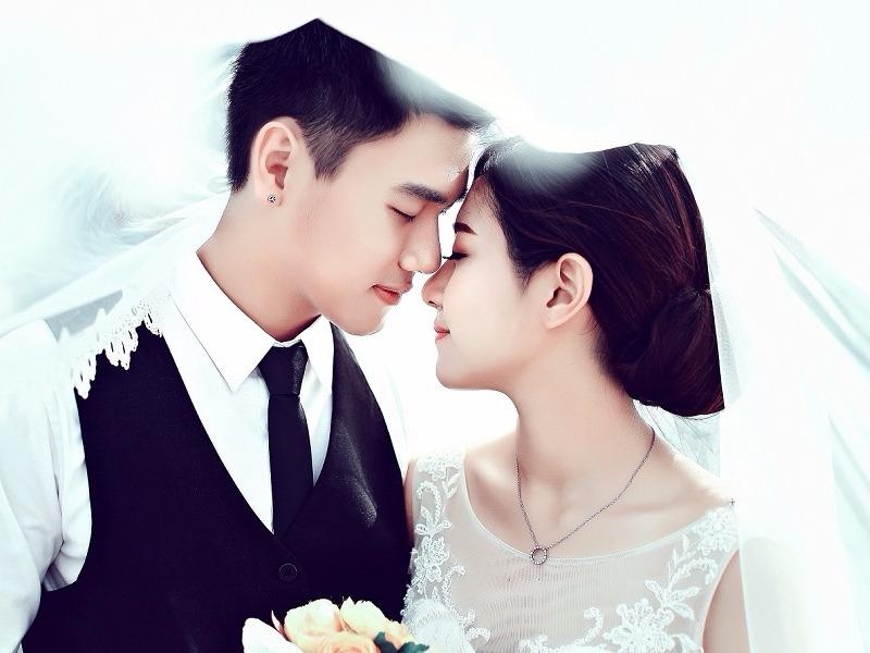 Anh cuoi lang man hut nghin like cua Trang Lou - Tung Son hinh anh