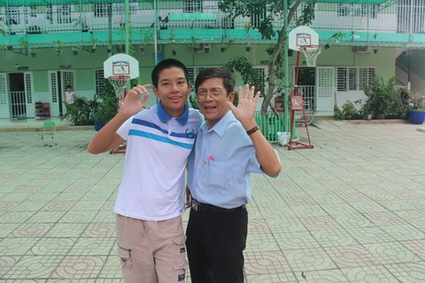 Bác sĩ Huỳnh Tấn Mẫm và con trai