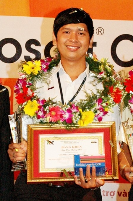 Bùi Hữu Hồng Hải nhận giải Nhất cấp quốc gia, cuộc thi “Vô địch tin học văn phòng thế giới 2013”.