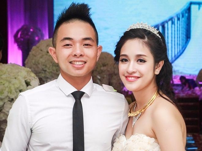Hot girl Hong Anh sinh con trai dau long nang hon 4 kg hinh anh