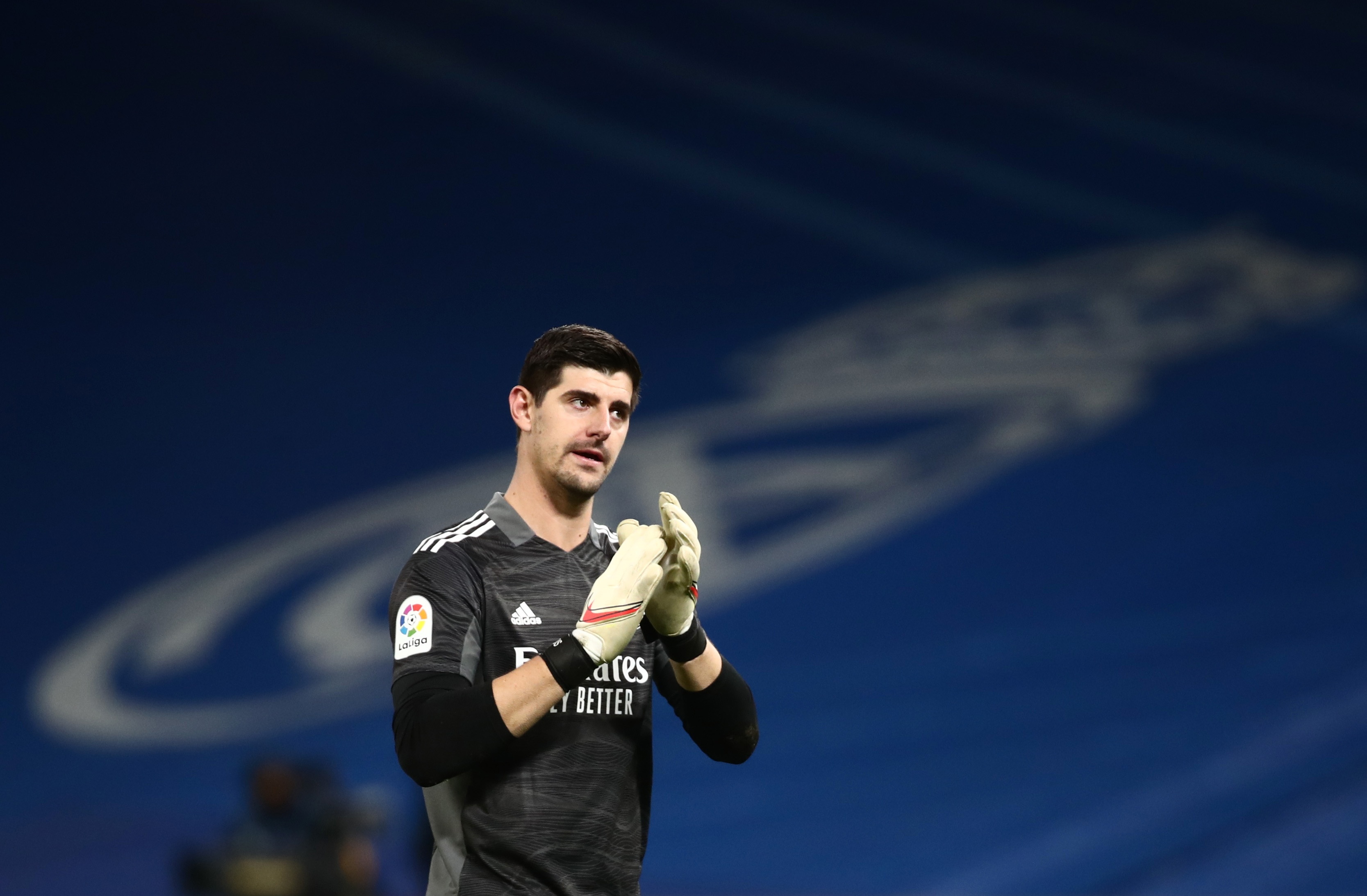 Thong ke chung minh Courtois la thu mon so mot the gioi hinh anh