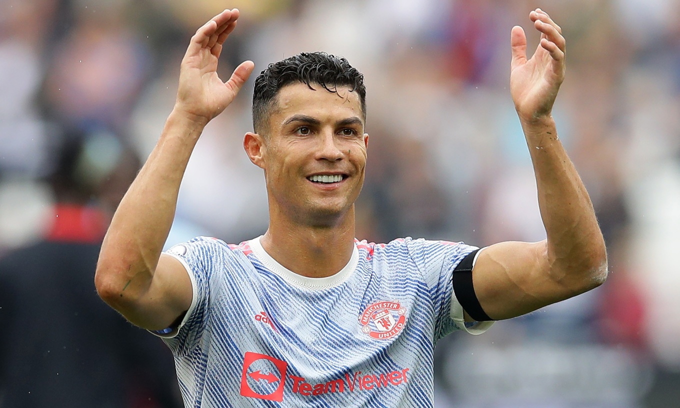 Nhung ben do tiem nang neu Ronaldo roi MU hinh anh