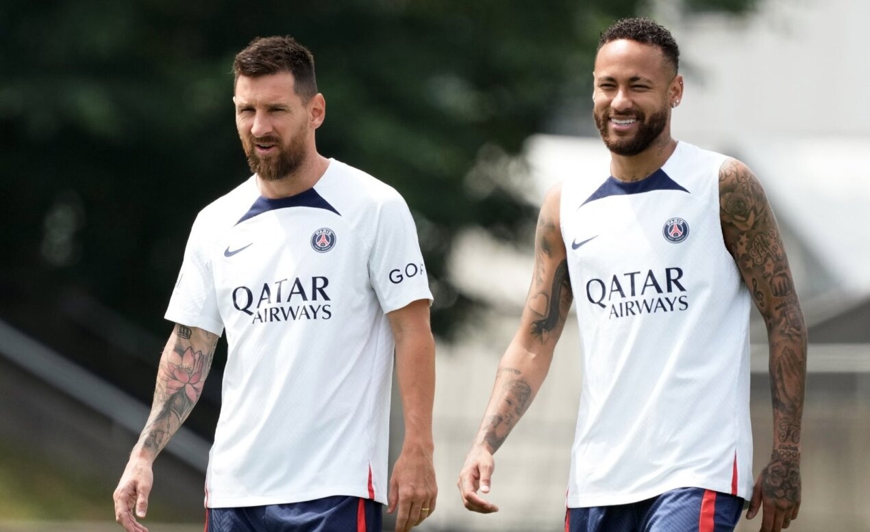 Neymar lap sieu pham danh got tren san tap Nhat Ban hinh anh