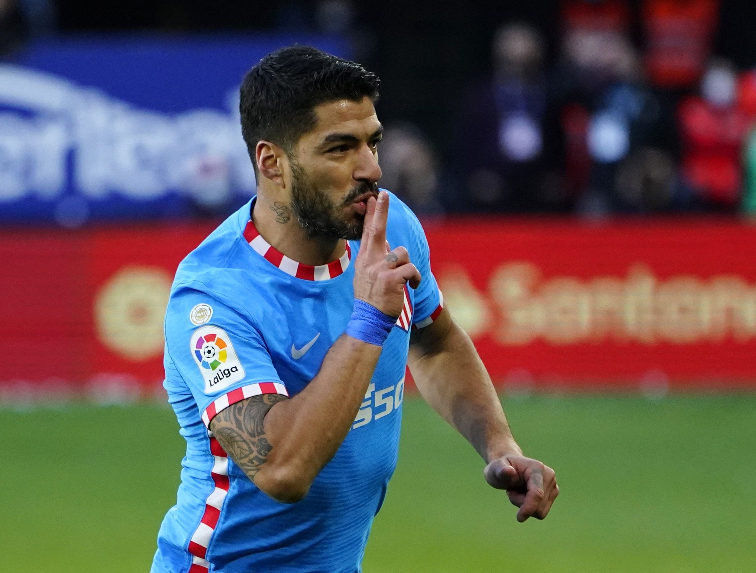 Suarez sap co ben do moi hinh anh