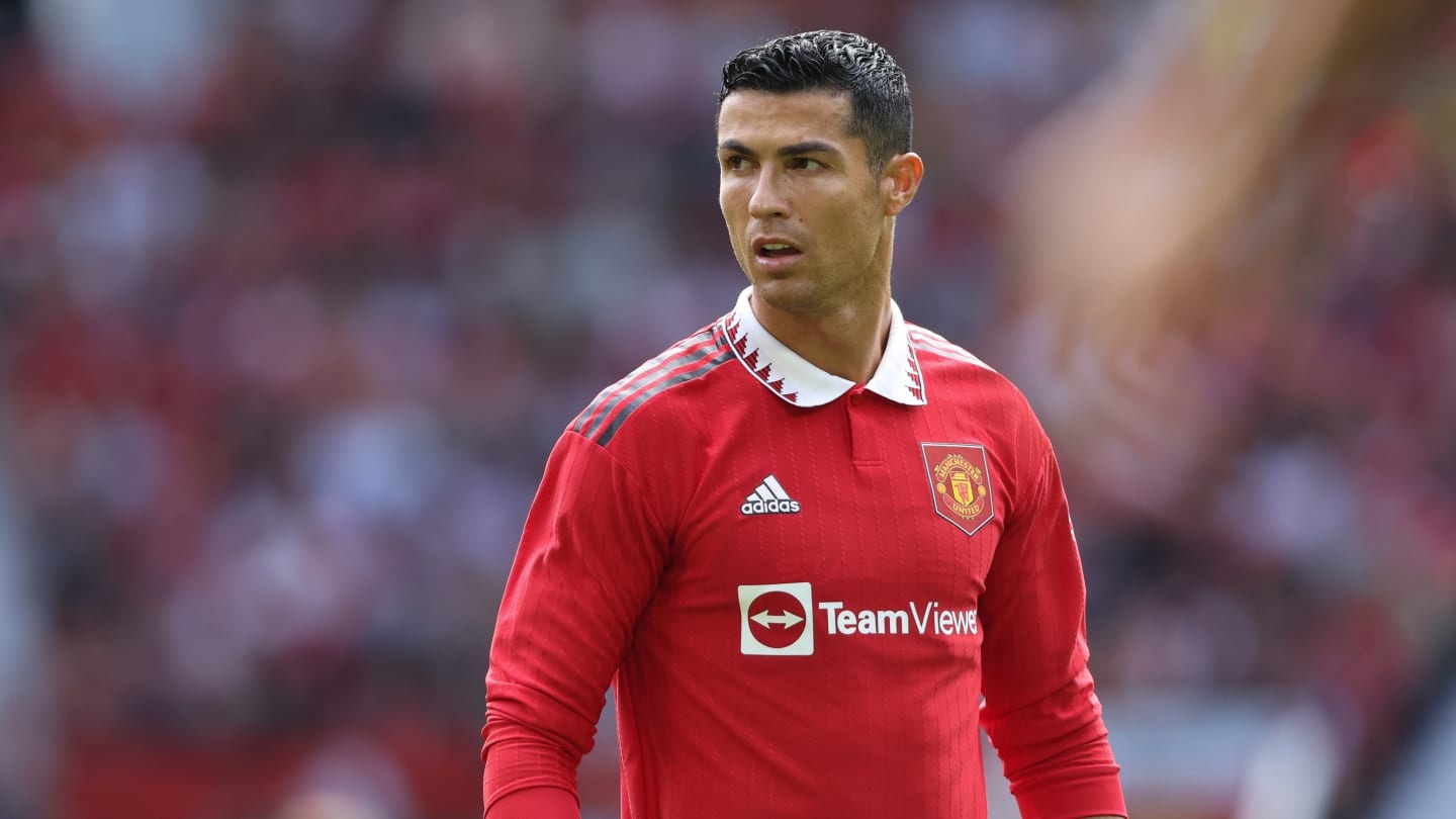 Di san cua Ronaldo khong bi vay ban neu roi MU hinh anh