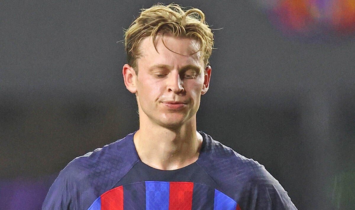 Barca ra toi hau thu cho De Jong hinh anh