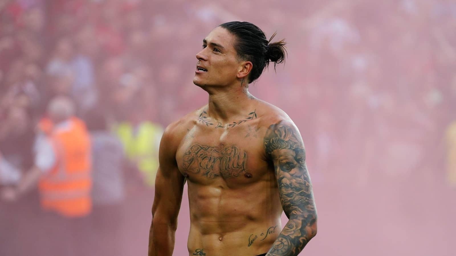 Co bap cua dan tan binh Ngoai hang Anh mua 2022/23 hinh anh