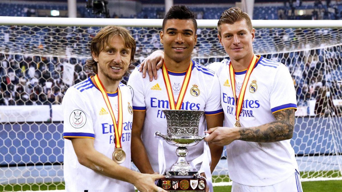 Kroos va Modric viet tam thu chia tay Casemiro hinh anh