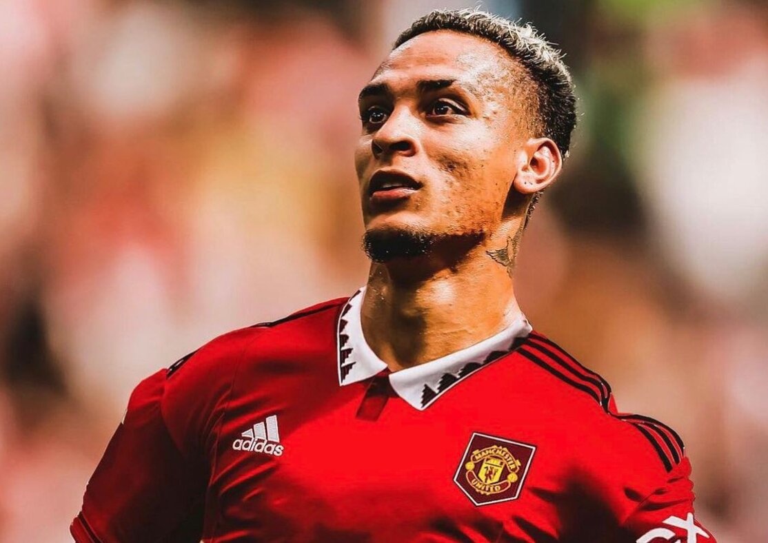 Antony - tu khu o chuot den san khau Old Trafford hinh anh