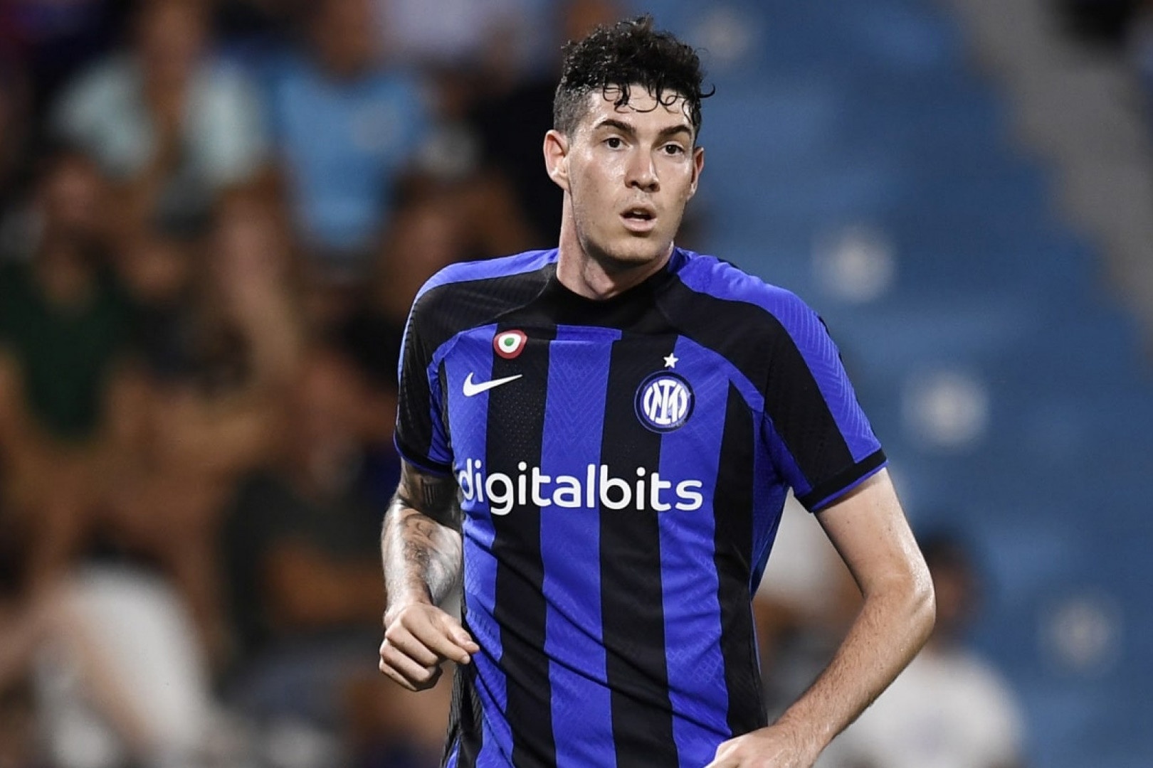 Trung ve Inter bi co dong vien Barca doa giet hinh anh