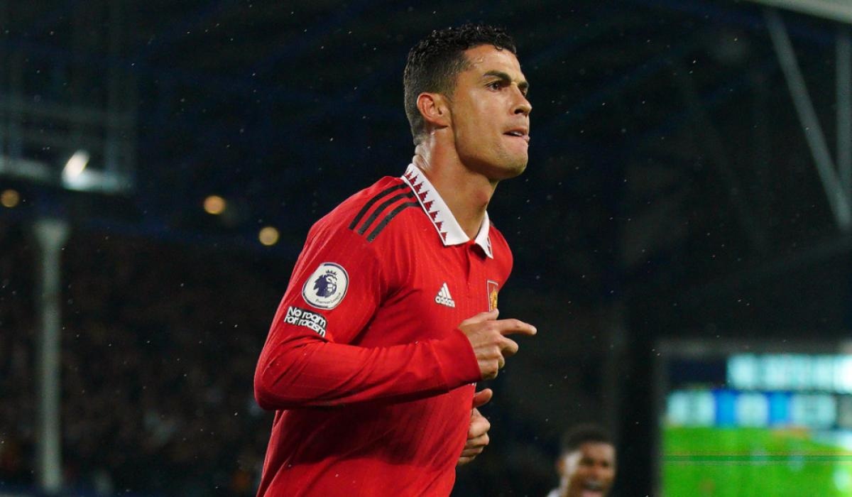 Keane xep Ronaldo ngang hang Haaland hinh anh