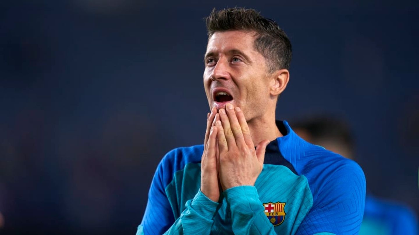 Lewandowski vo mong o Barca hinh anh