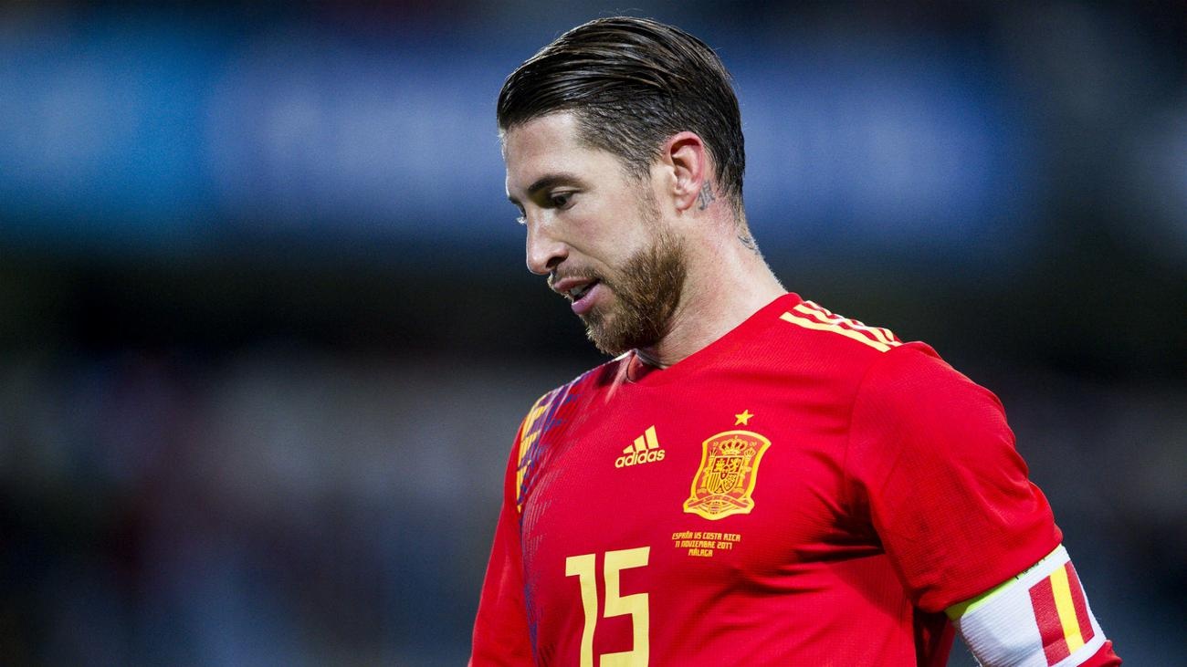 Sergio Ramos va dan sao dang that nghiep hinh anh