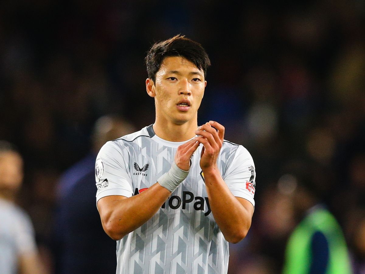 Tien dao tuyen Han Quoc khoc vi khong duoc thi dau hinh anh