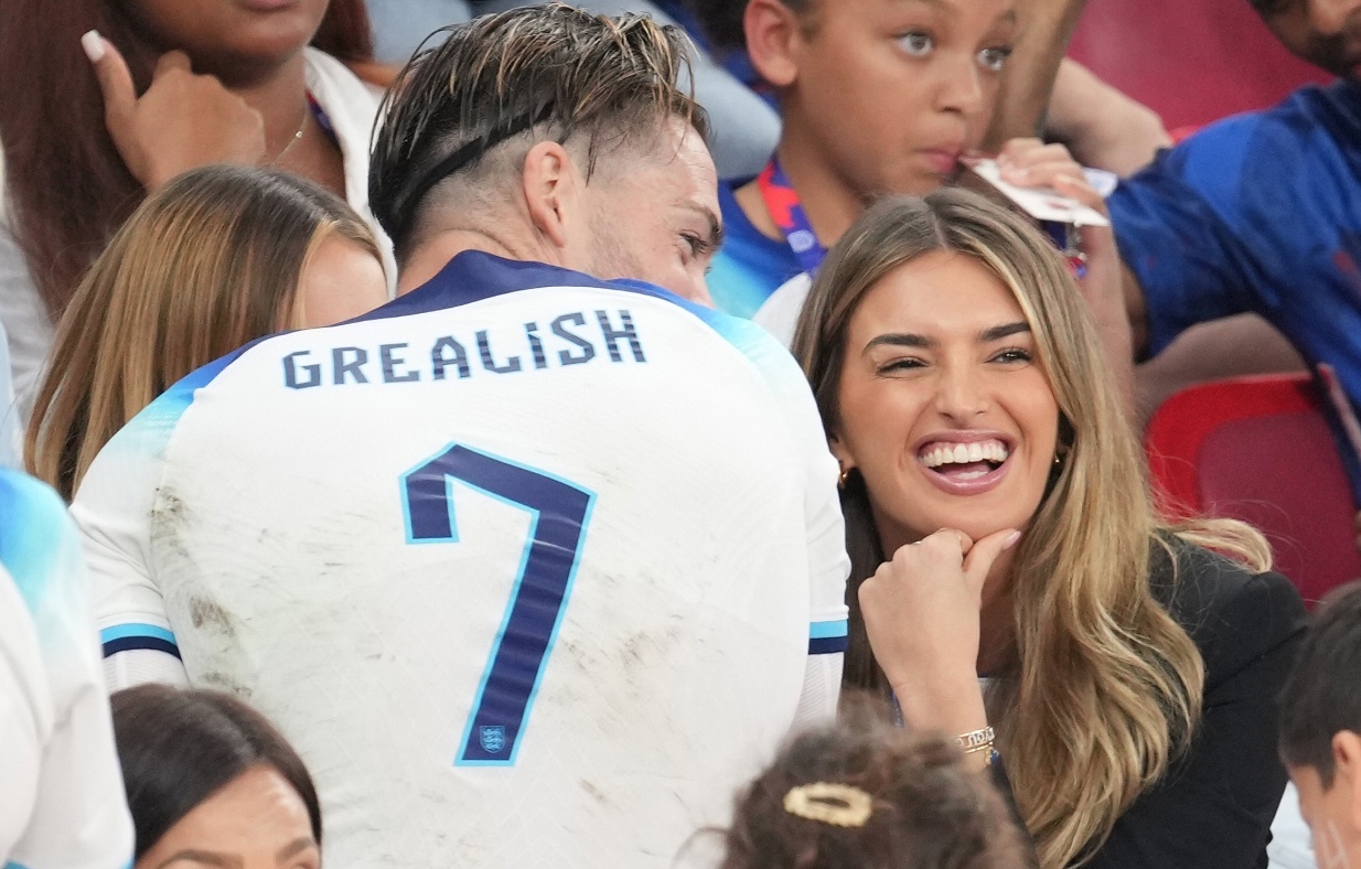 WAGs tuyen Anh phan khich sau tran thang Xu Wales hinh anh