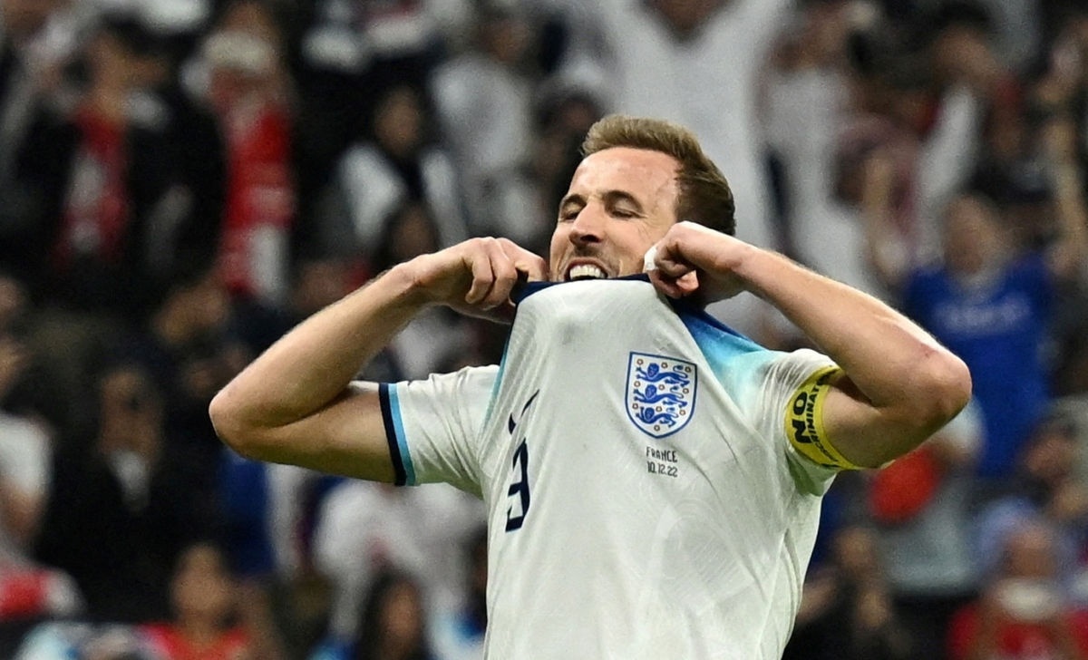 Shearer: 'Cu sut 11 m hong se am anh Kane den cuoi doi' hinh anh