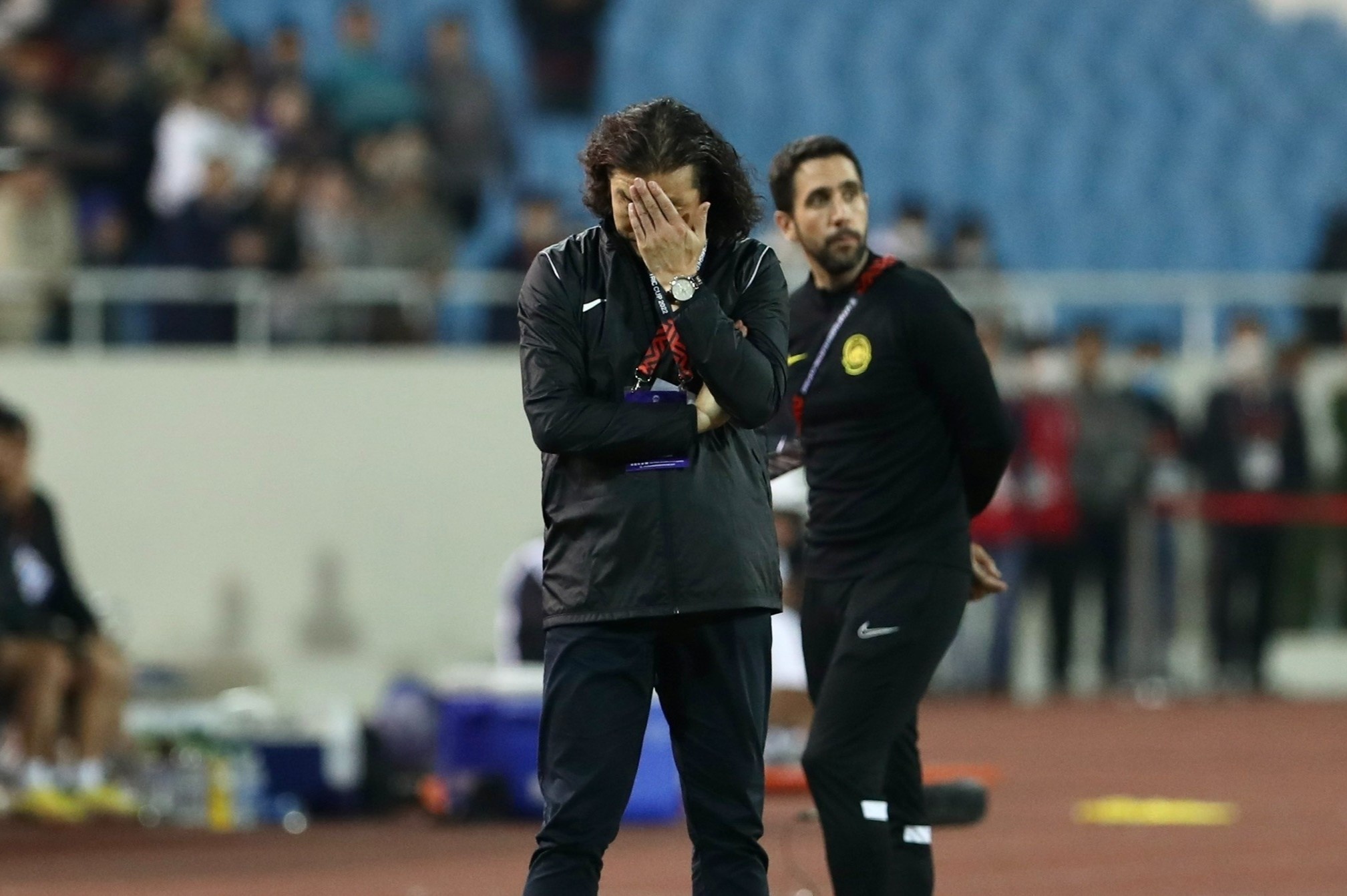 HLV Malaysia om mat khi doi nha bi thoi phat 11 m hinh anh