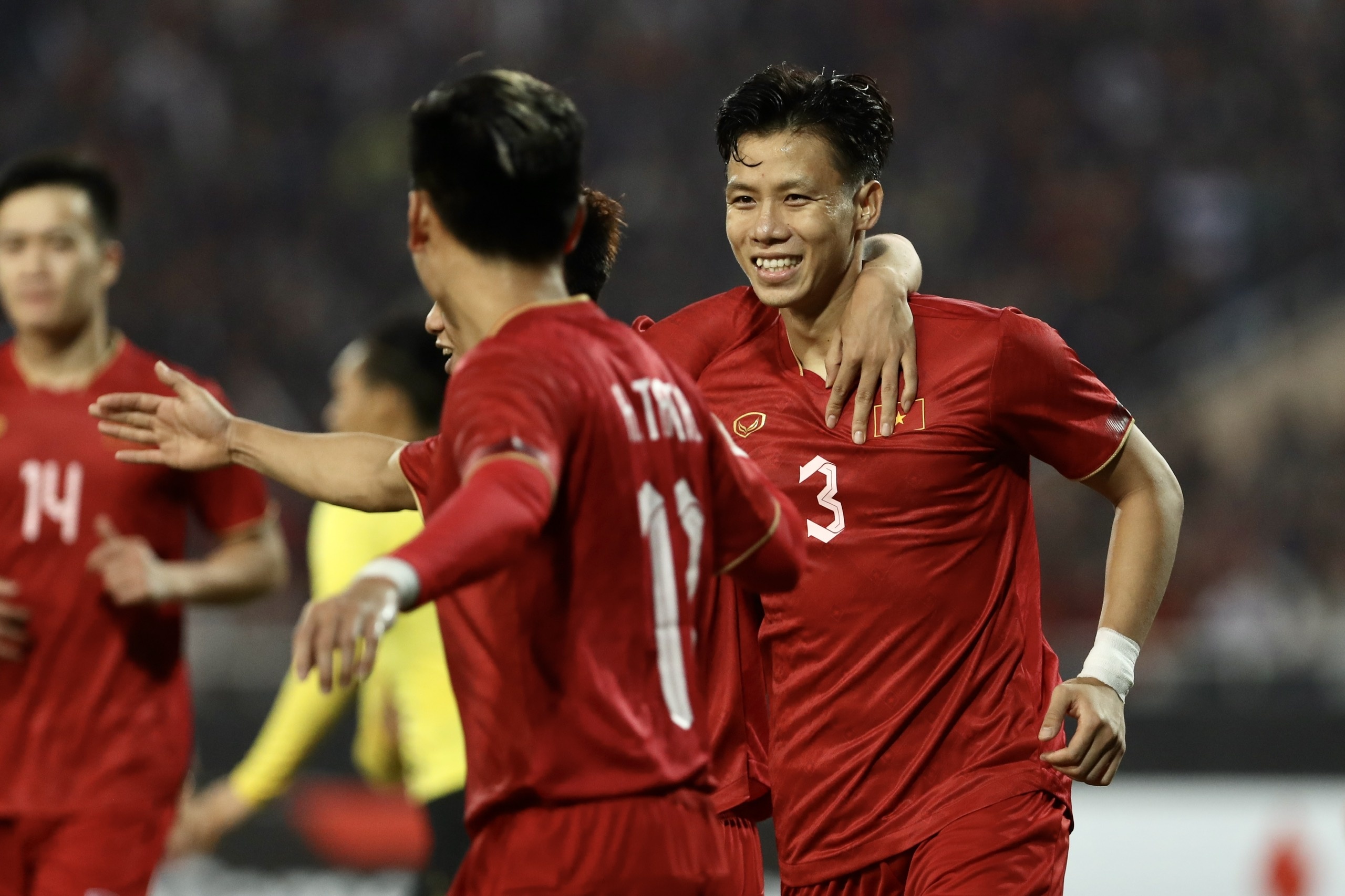 Bao Thai Lan: 'Hai the do, qua 11 m bi an va Viet Nam thang Malaysia' hinh anh