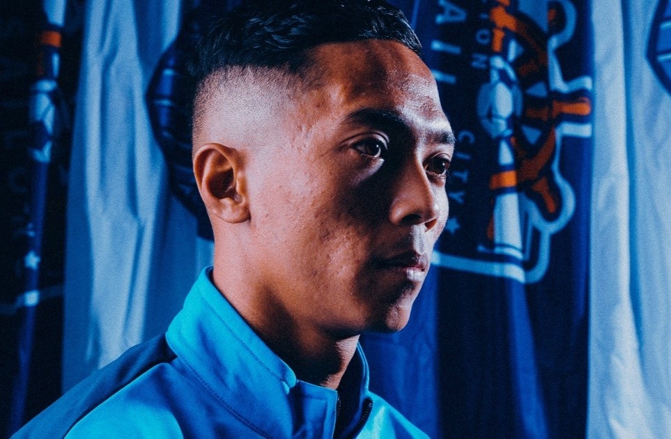 Shawal Anuar, tu nhan vien don nha den ngoi sao tuyen Singapore hinh anh