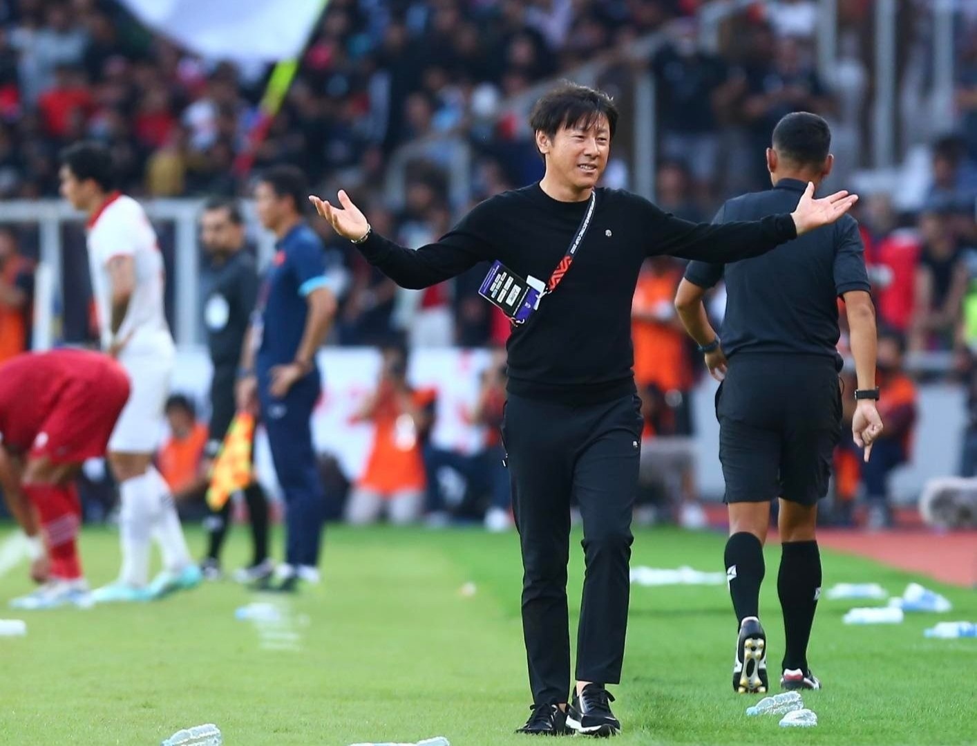 CDV Indonesia chi trich viec thay nguoi cua HLV Shin Tae-yong hinh anh