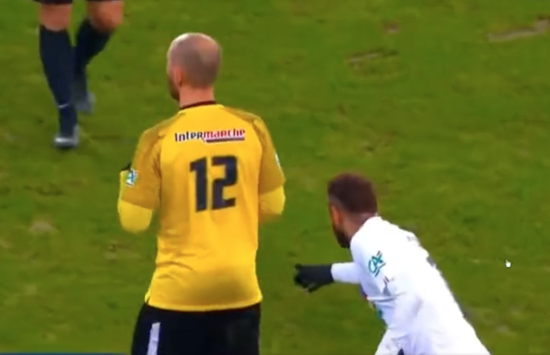 Neymar bi doi phuong phot lo hinh anh