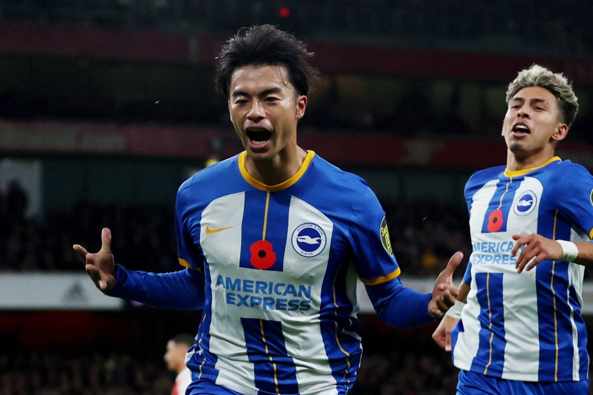 Co dong vien: 'Mitoma dang gia 100 trieu bang' hinh anh