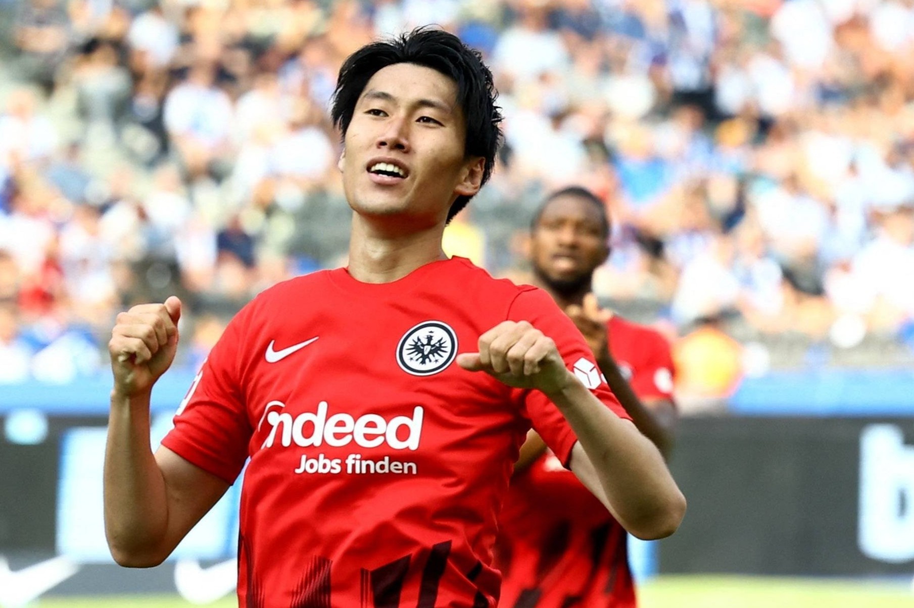 Tuyen thu Nhat Ban co the noi got Mitoma sang Premier League hinh anh