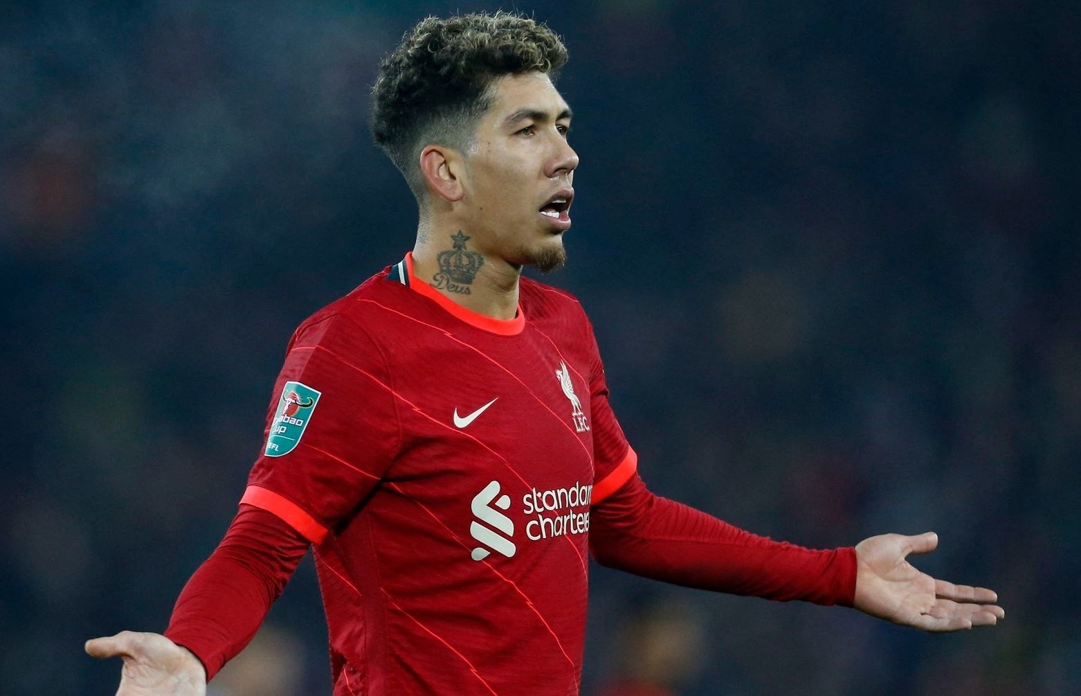 Liverpool doi dien cuoc thanh ly hang loat hinh anh