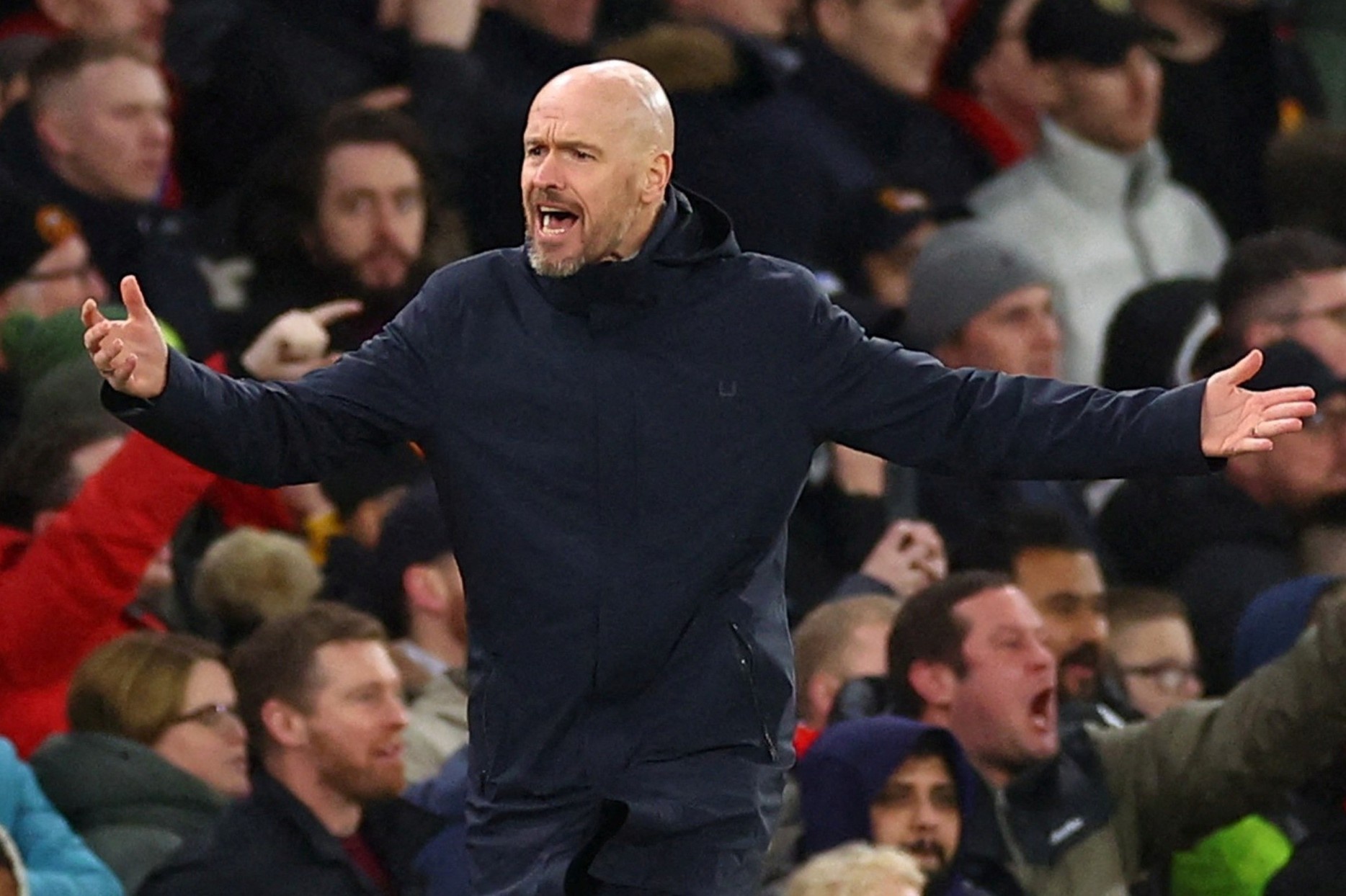 HLV Ten Hag phat cau thu MU hinh anh