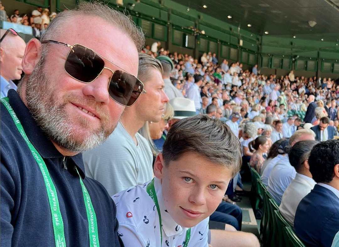 Con trai Rooney muon choi cho MU hinh anh