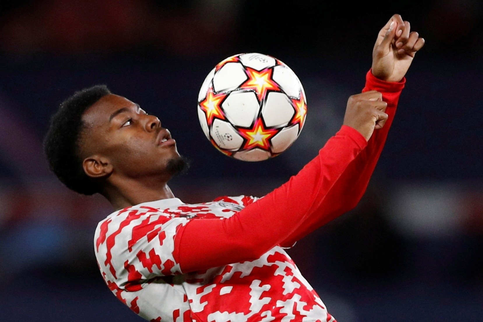 Hai tai nang tre sap roi MU hinh anh