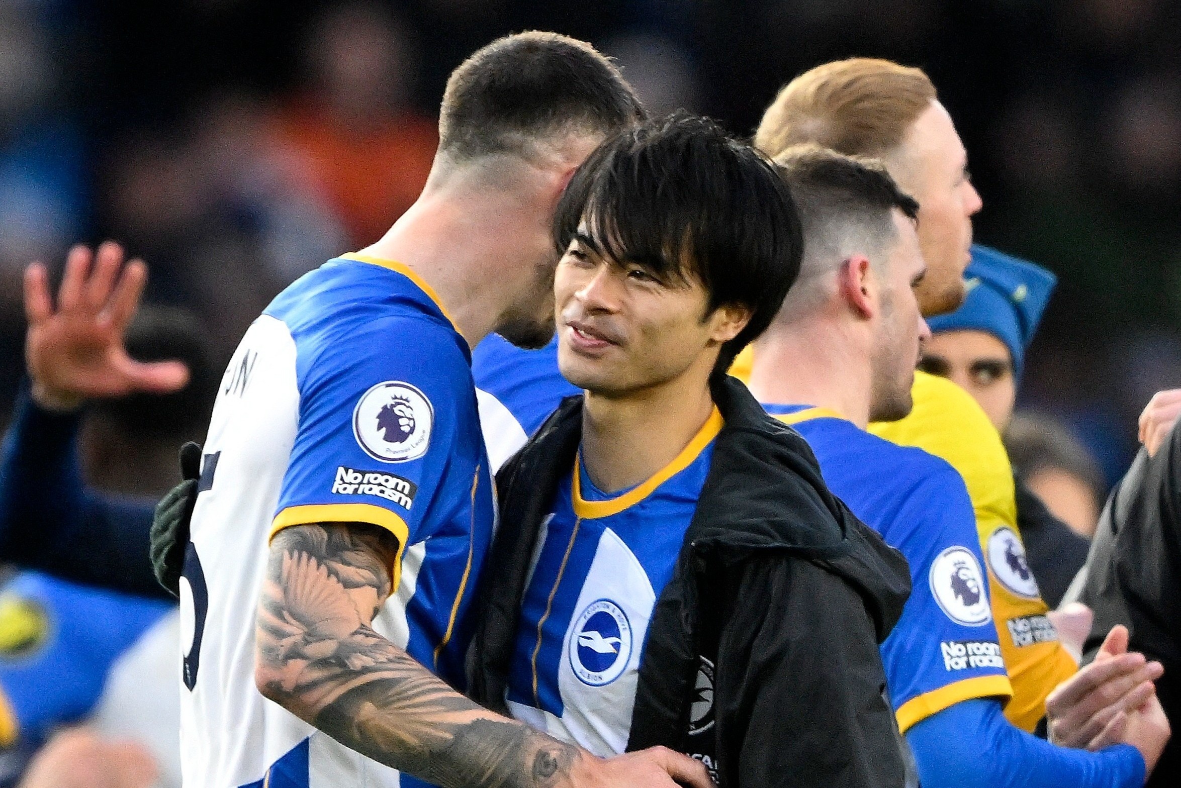 Mitoma biet cach danh bai MU hinh anh