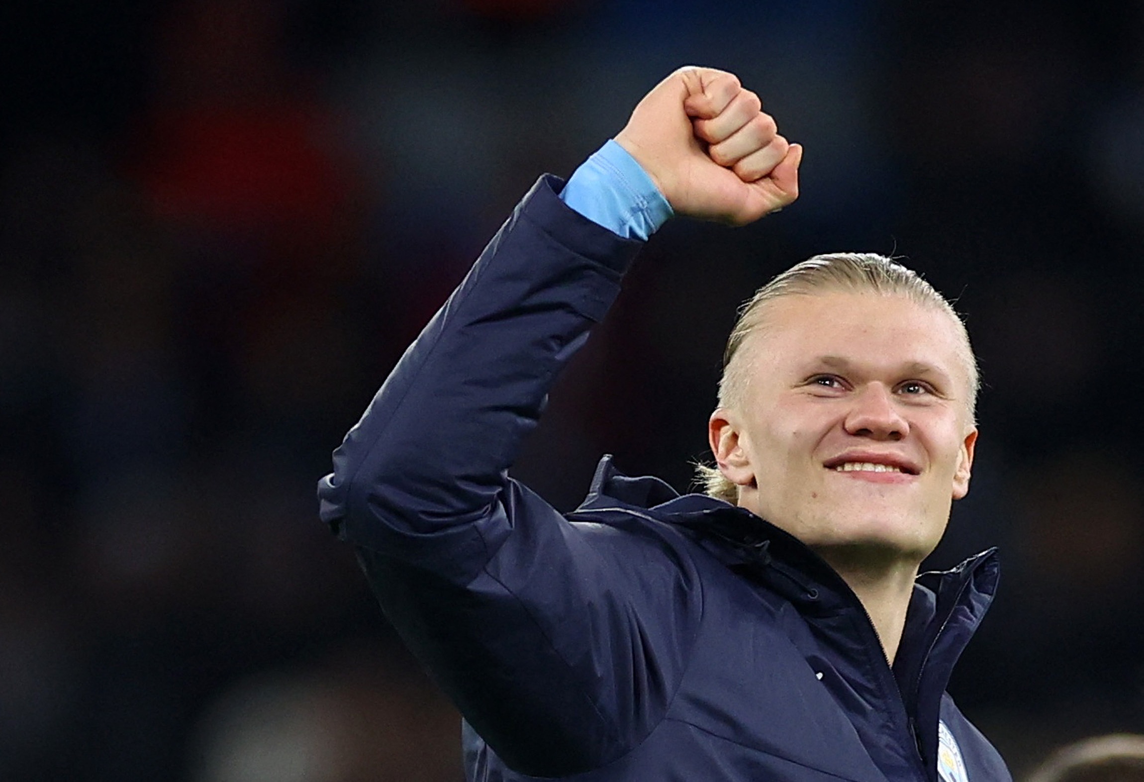 Haaland co thanh tich ghi ban vuot Ronaldo va Messi hinh anh