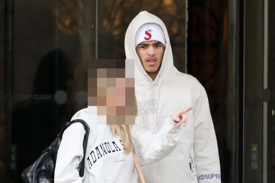 Greenwood lo dien cung ban gai dang mang thai hinh anh