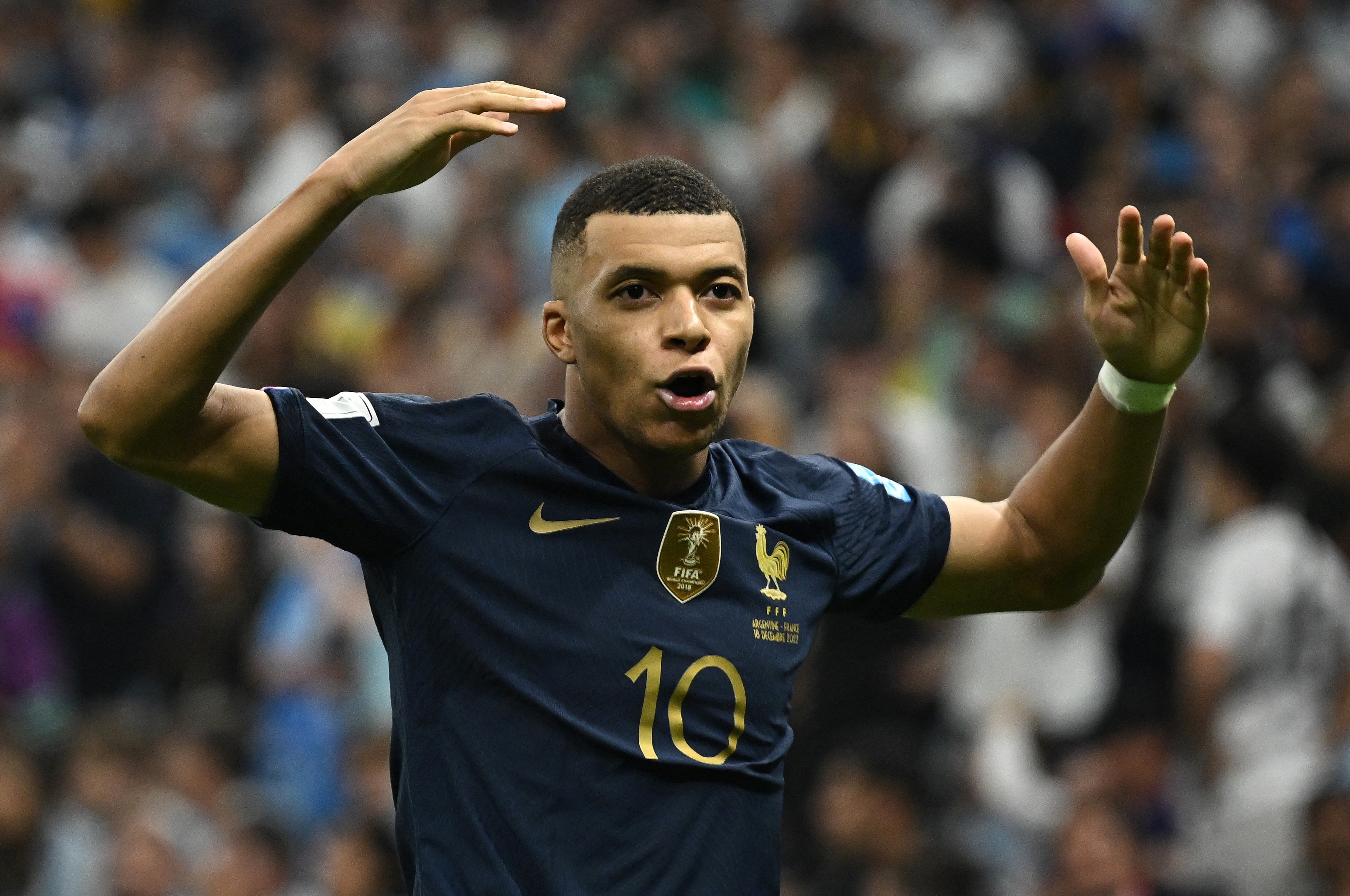 Mbappe: Toi hieu phan ung cua Griezmann hinh anh