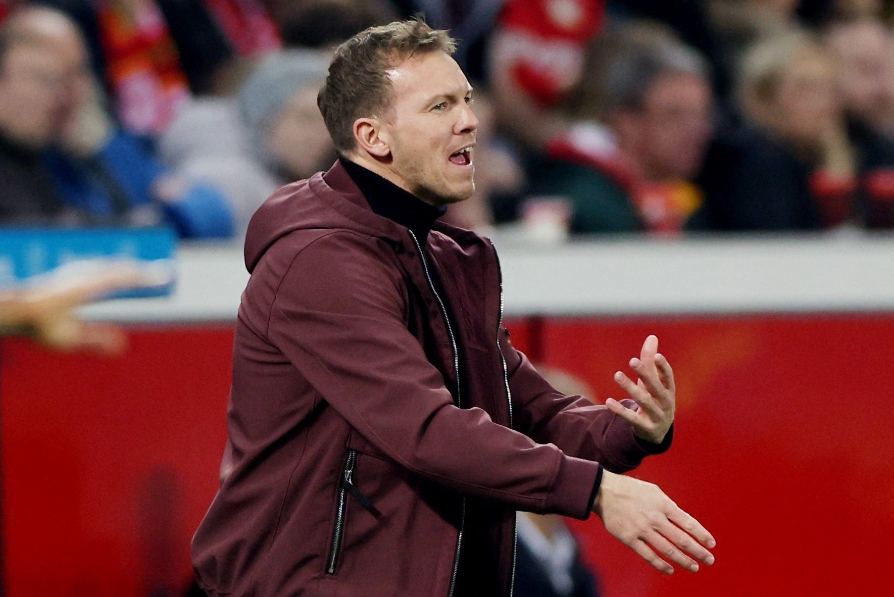 Nagelsmann chi biet minh bi sa thai qua truyen thong hinh anh