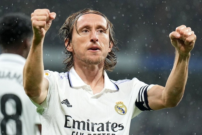 Modric kho chiu vi chua duoc Real gia han hop dong hinh anh