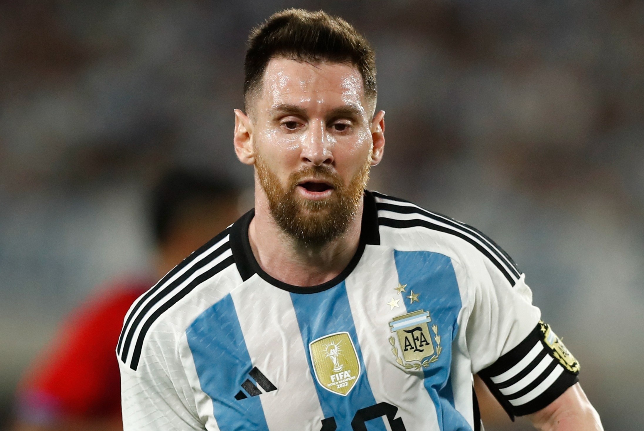 Tuong lai kho doan cua Messi hinh anh