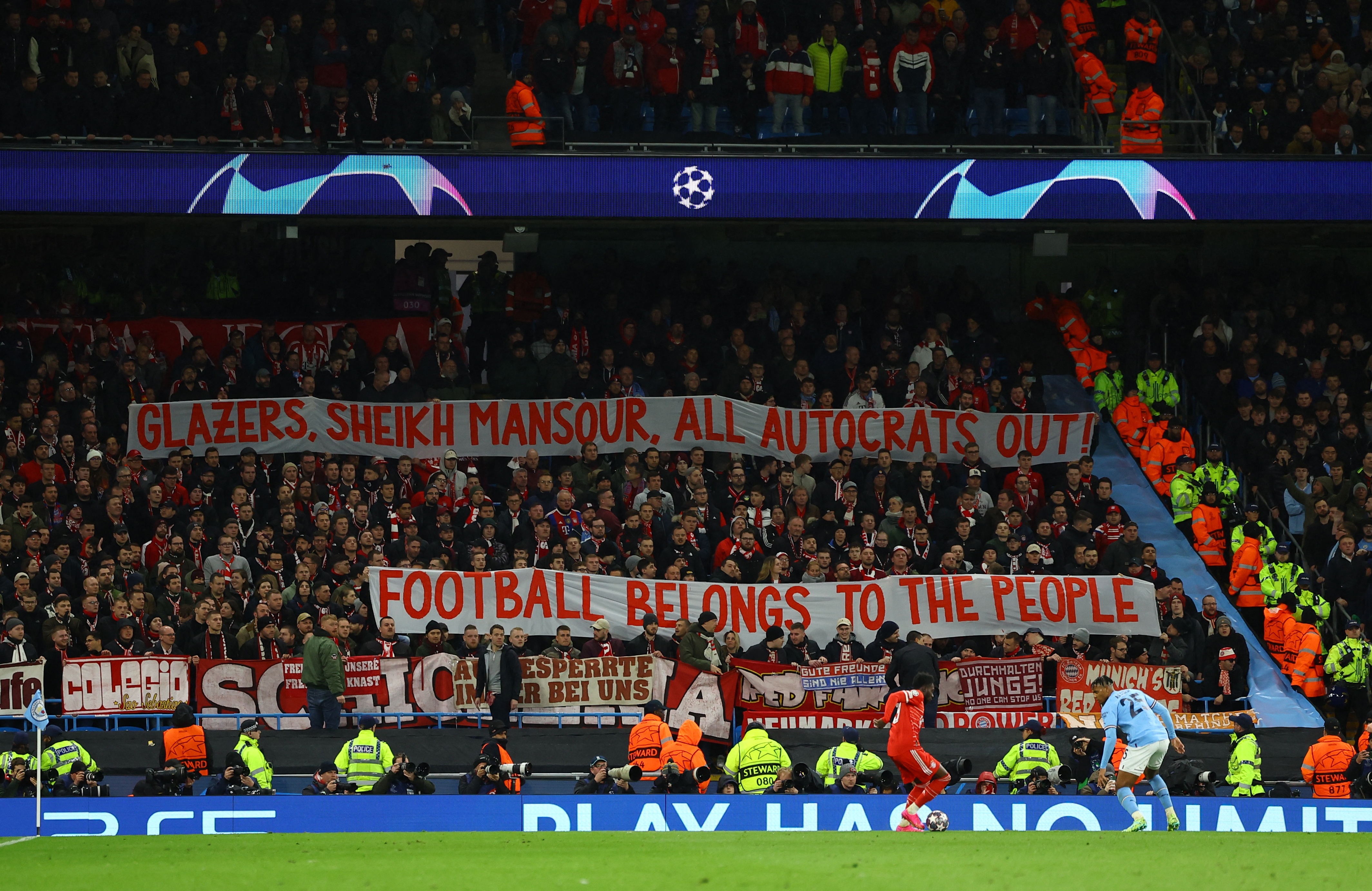 CDV Bayern cong kich gioi chu MU va Man City hinh anh