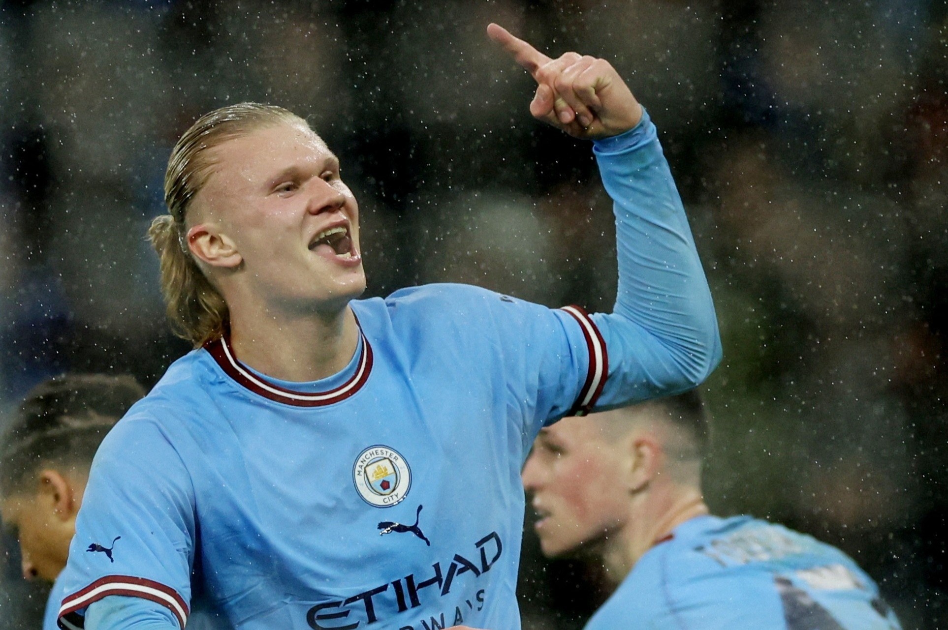 Cam hung giup Haaland tro thanh 'co may san ban' hinh anh