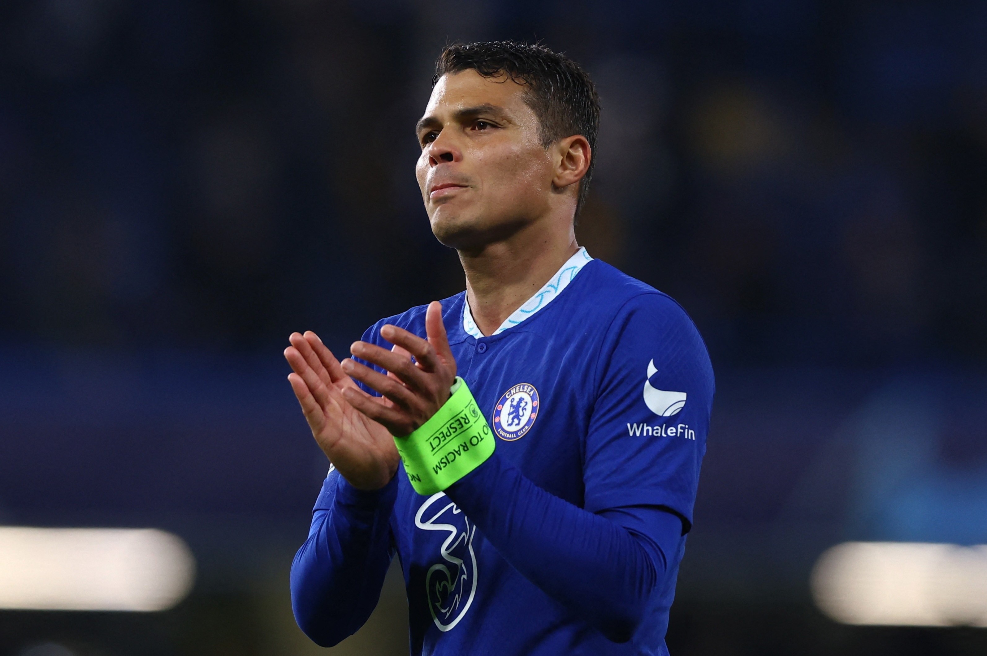 Thiago Silva chi trich ban lanh dao Chelsea hinh anh