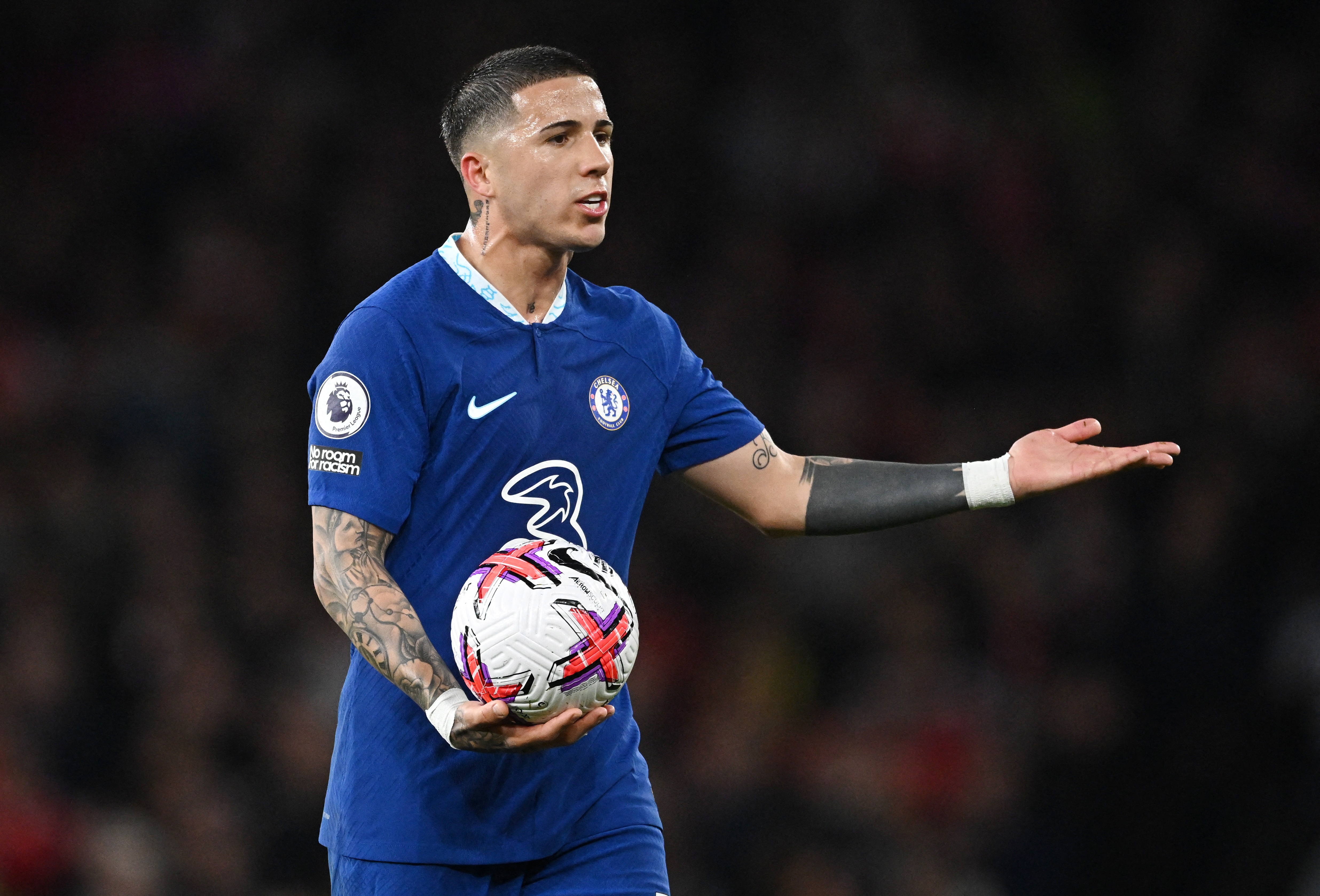 Enzo Fernandez noi gian voi dong doi hinh anh