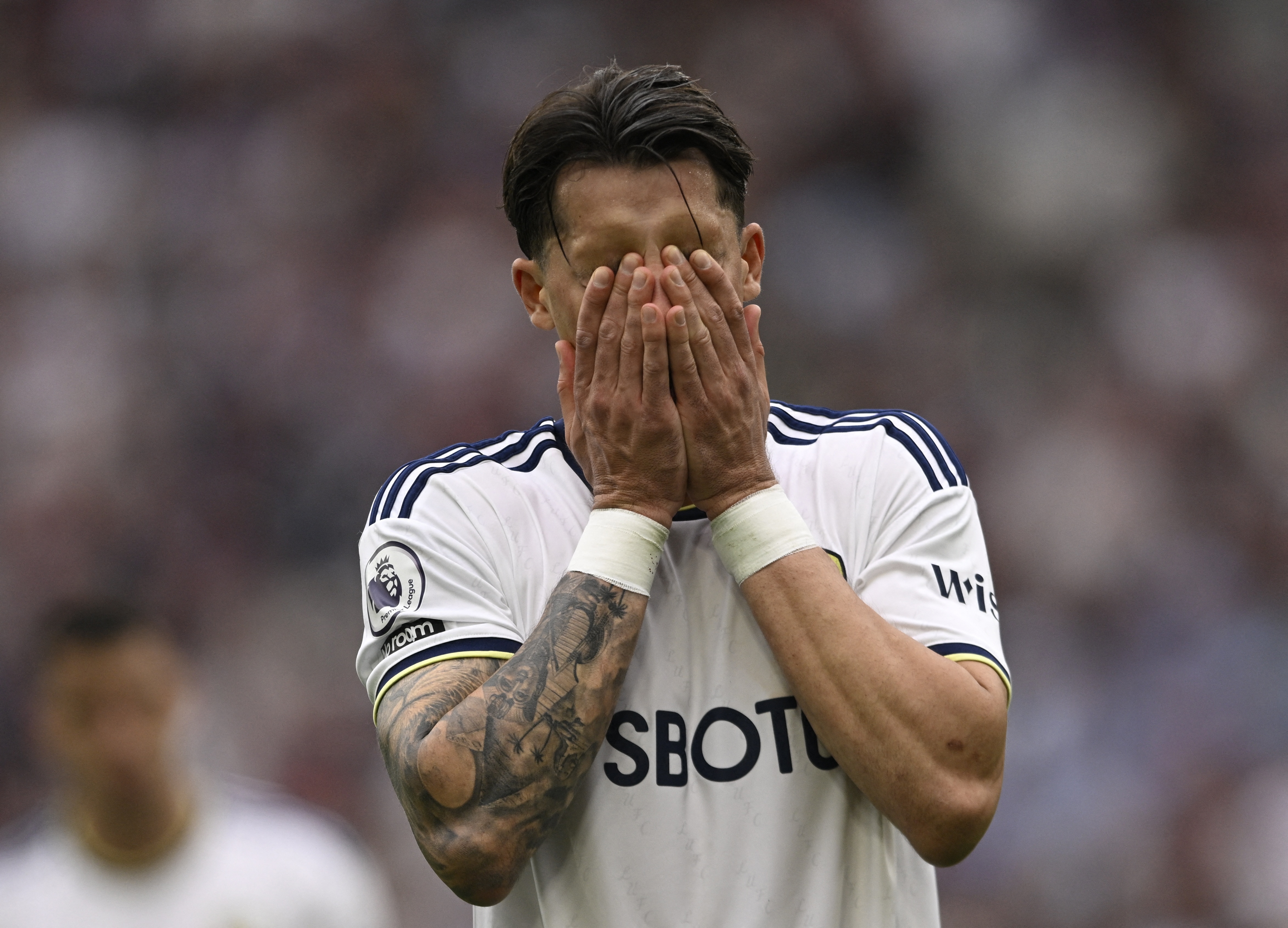 Leeds tra gia vi lo la o khau chuyen nhuong hinh anh