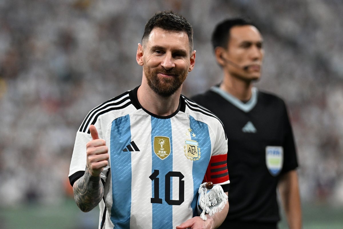 Bo Indonesia, Messi ve que da giao huu hinh anh