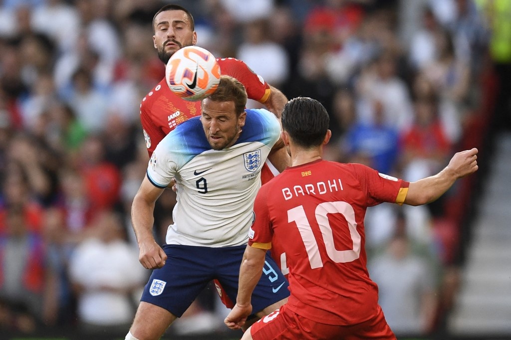 Bayern nen bot ao tuong, phai mua Kane bang moi gia hinh anh