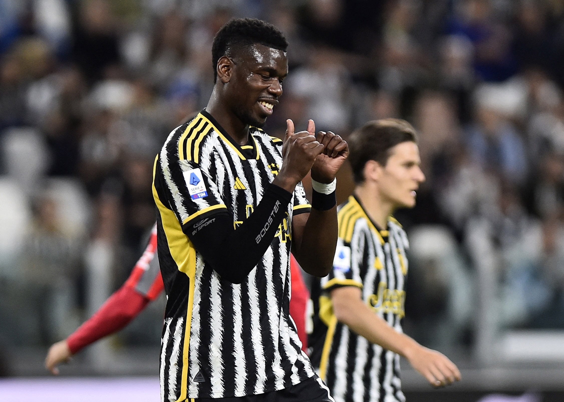 Juventus muon tong khu Pogba hinh anh