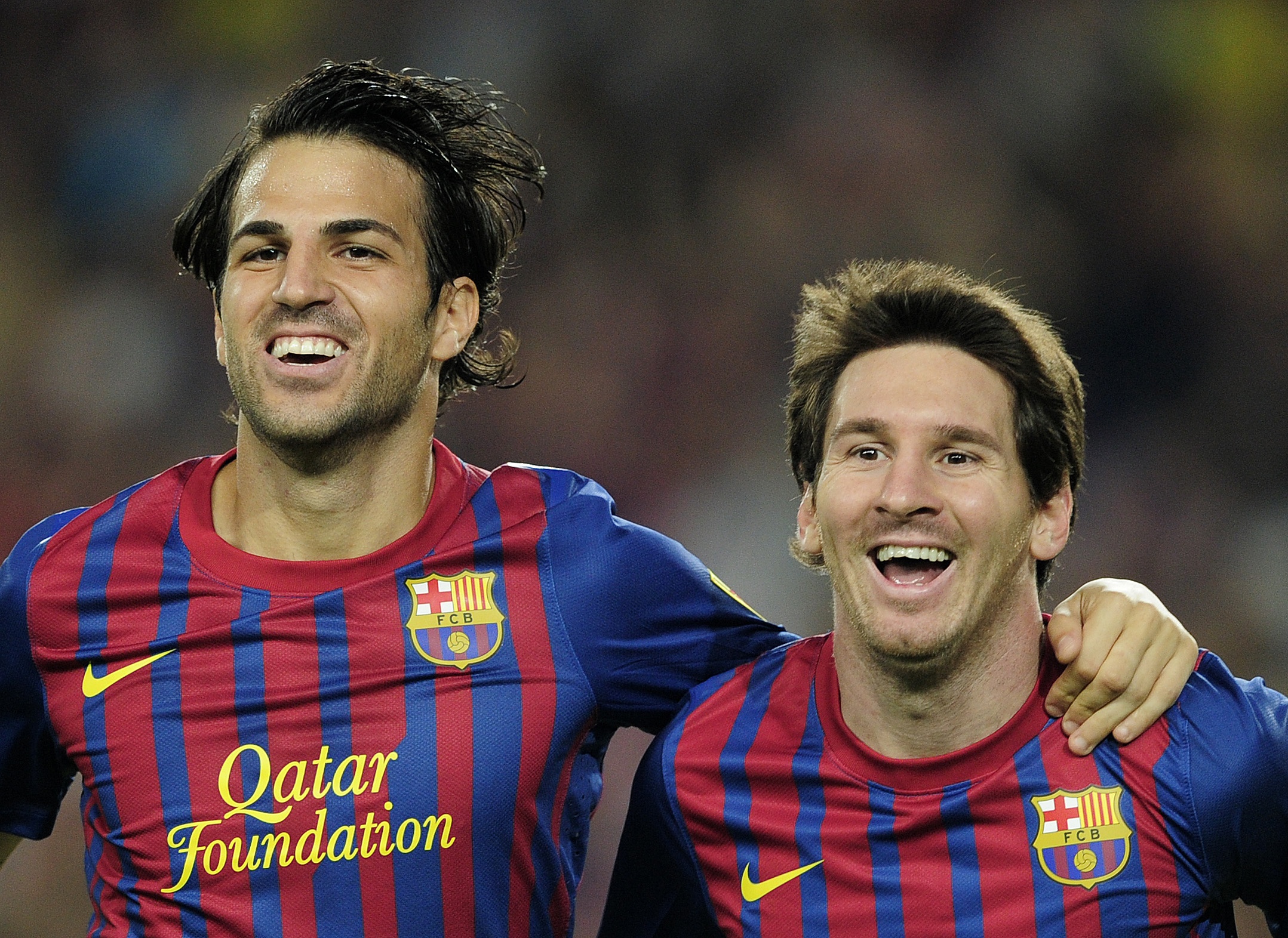 Phan ung cua Messi khi Fabregas giai nghe hinh anh