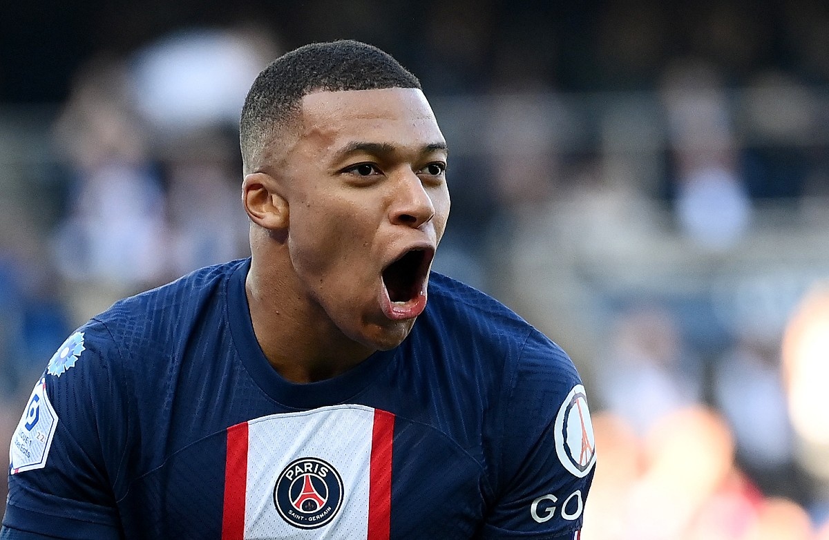 PSG tra gia vi nuong chieu Mbappe hinh anh