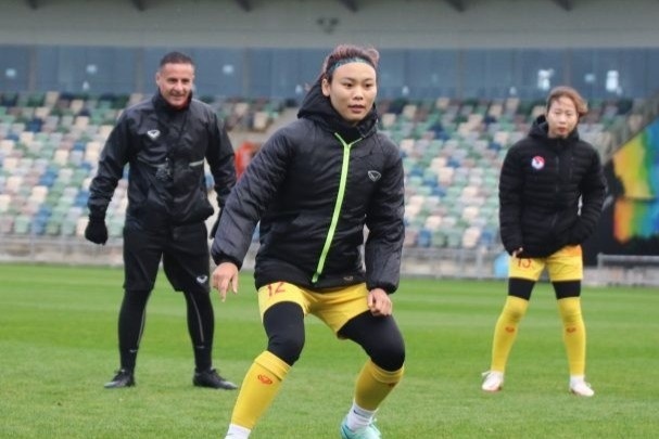 Tuyen nu Viet Nam thich nghi voi cai lanh o New Zealand hinh anh