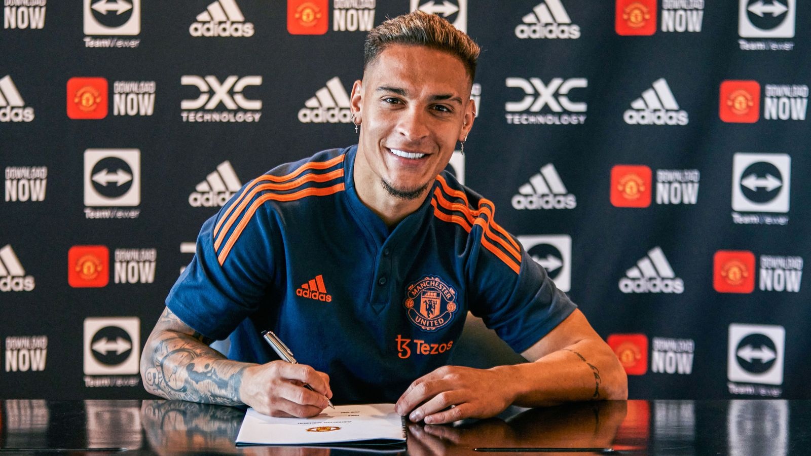 Ly do Man Utd thuong bi het gia tren TTCN hinh anh